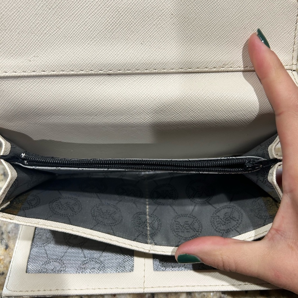 Michael Kors Beige Monogram Wallet - Picture 4 of 4
